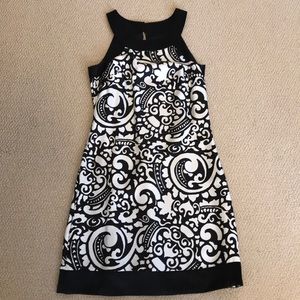 Like new White House Black Market shift dress